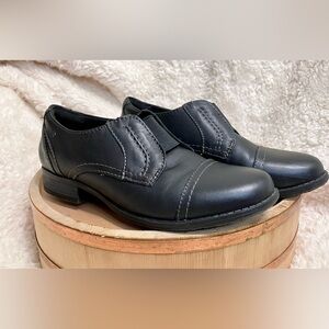 EUC Earth Origins Black Leather Womens Navigate Nate Slip-On Loafers 8.5